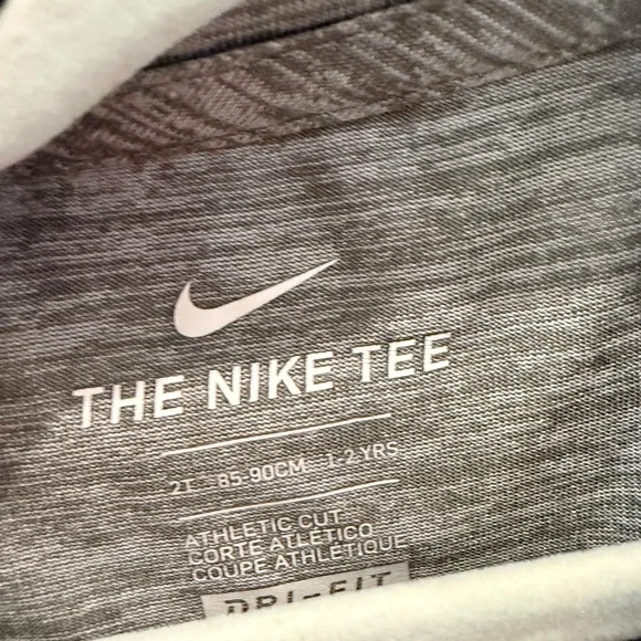 Nike Kids Gray and Black T-Shirt and Shorts Set 2t - Picture 2 of 2